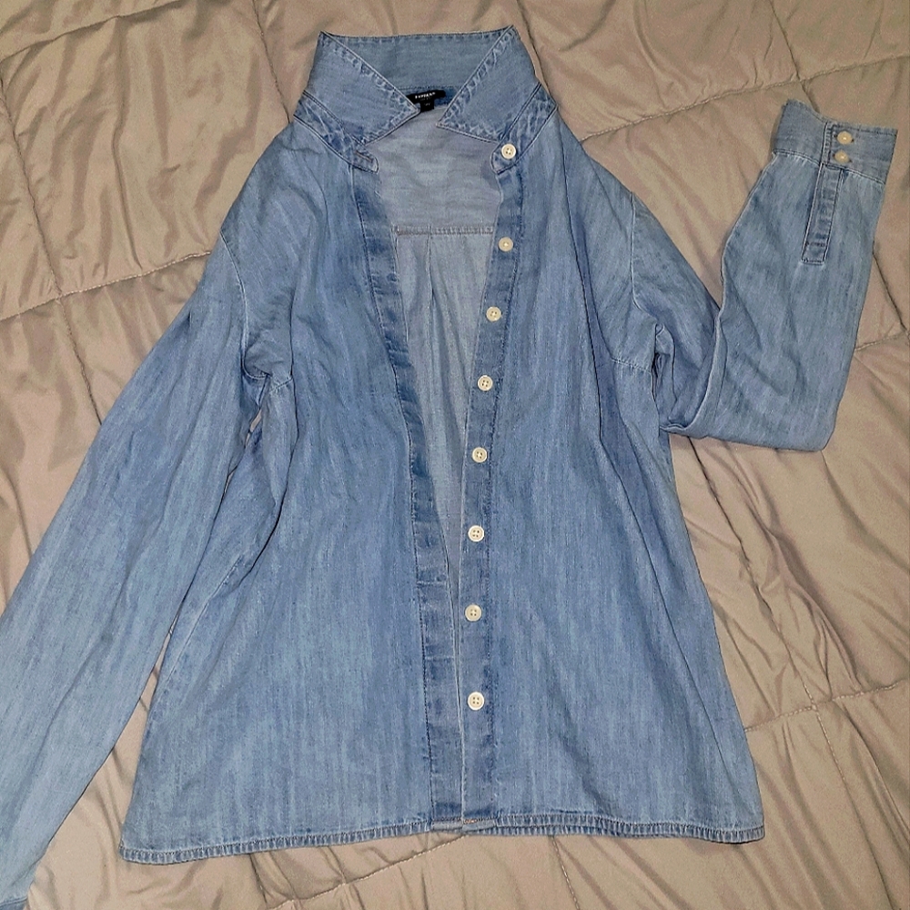 New Express Light Blue Button-Down Chambray Shirt Small